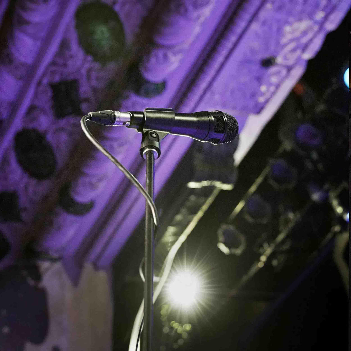 Black Supercardioid Dynamic Vocal Microphone Y3031