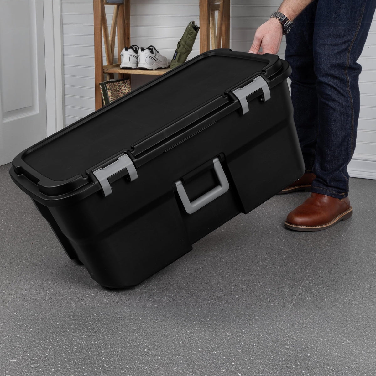 Black 22Gal Wheeled Lockable Storage Footlocker H987