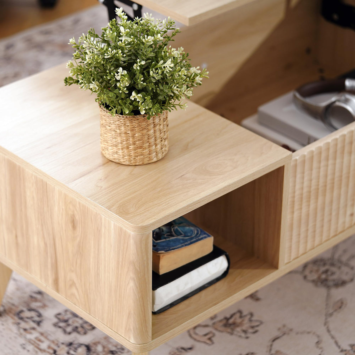 Fluted Lift Top Coffee Table with Storage I562